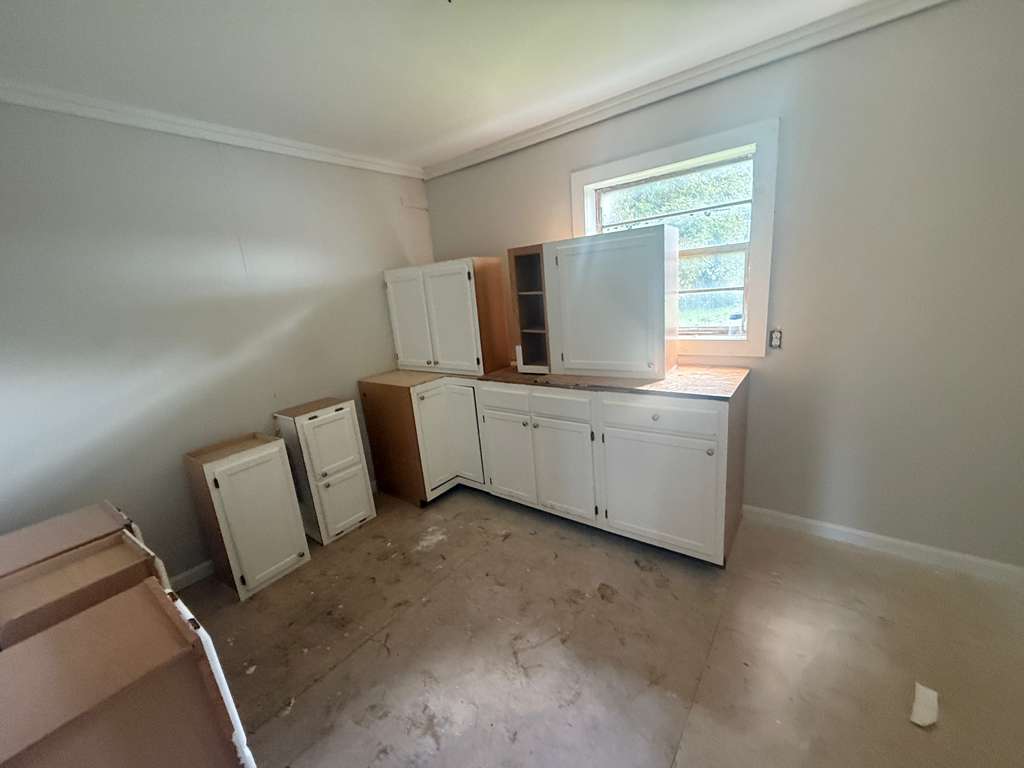 Kitchen before cabinet install